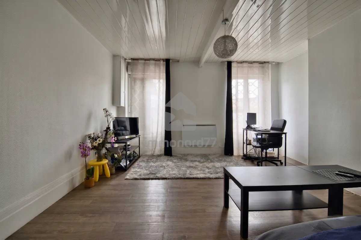 Achat appartement claye souilly salon tv 69d0119365393