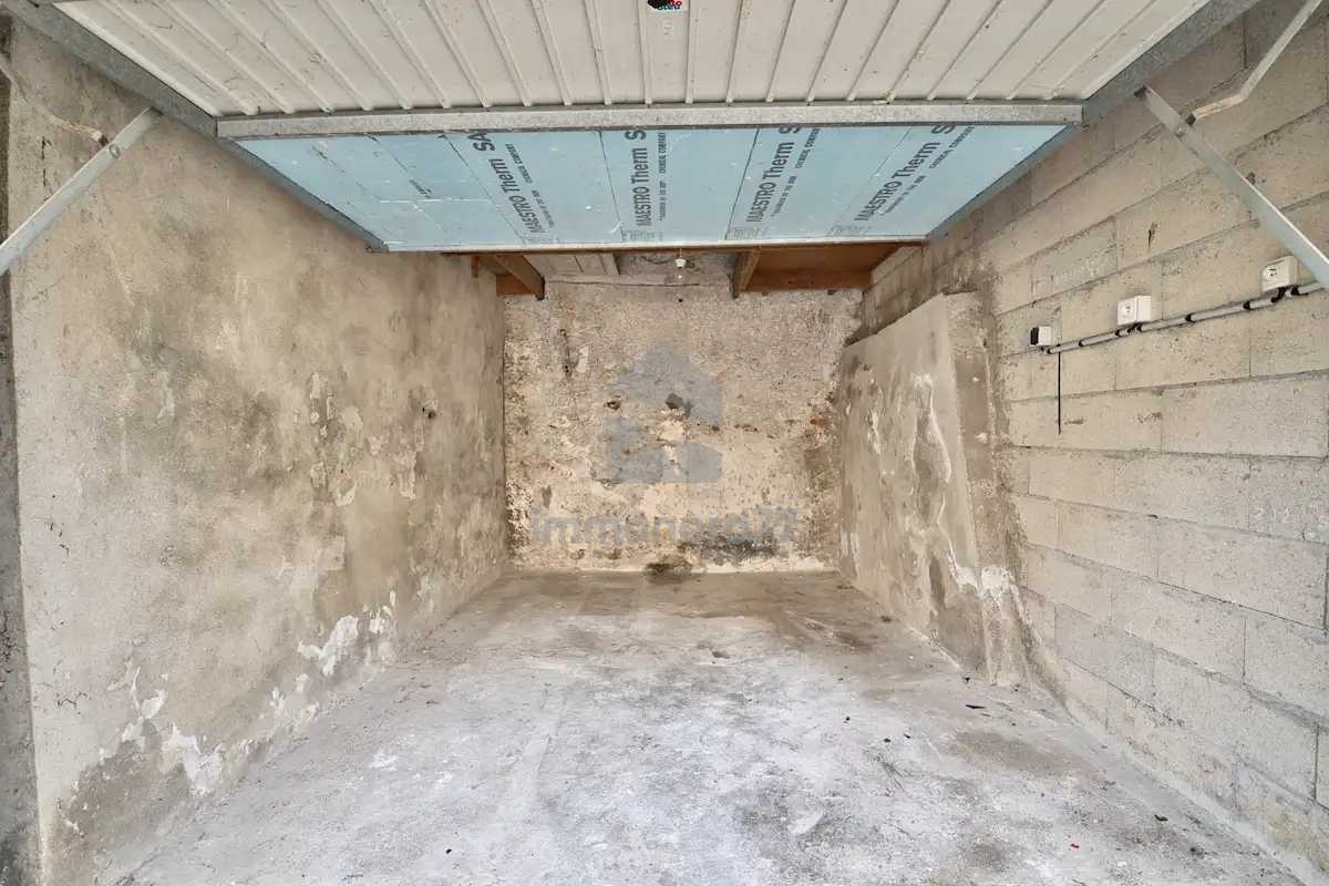 Achat maison thieux garage interieur 69f21c119639c