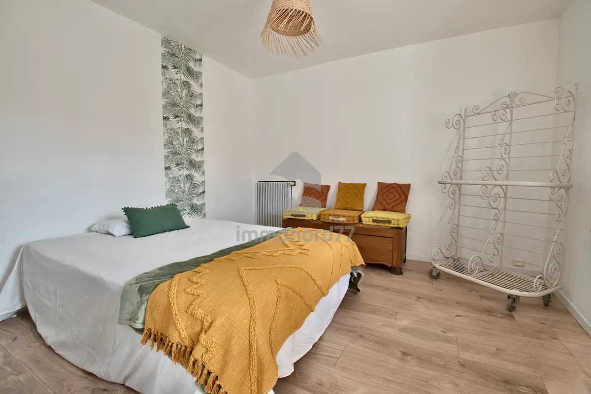 Chambre3 lit maison ville claye souilly 6aaaaedbda6c7