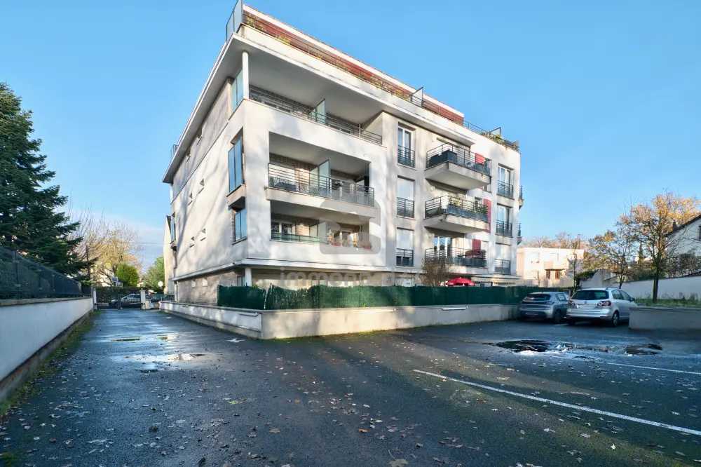 Copro parking livry gargan 692c30770f83b
