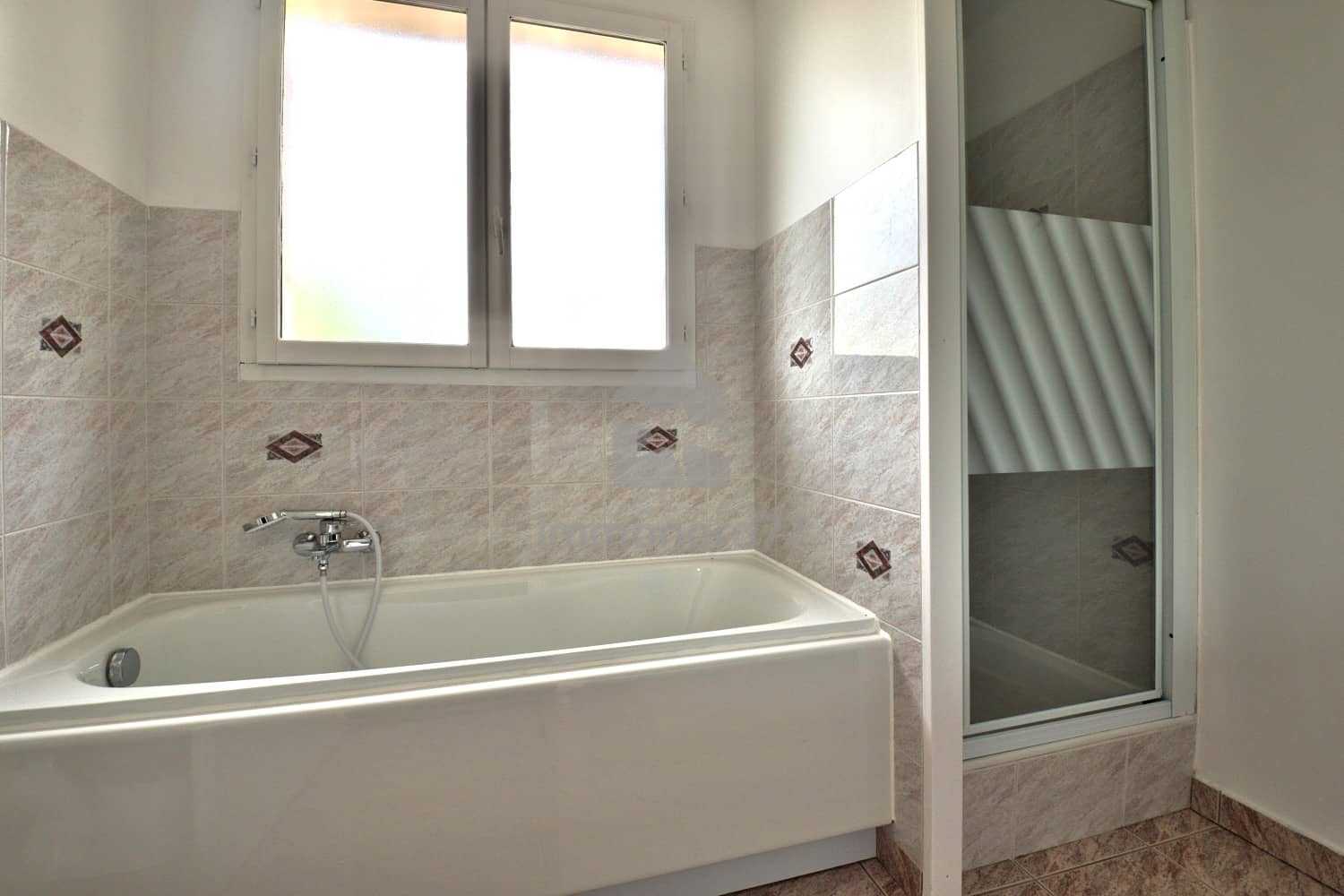 Location maison claye souilly sdb douche 6878eff180a3a