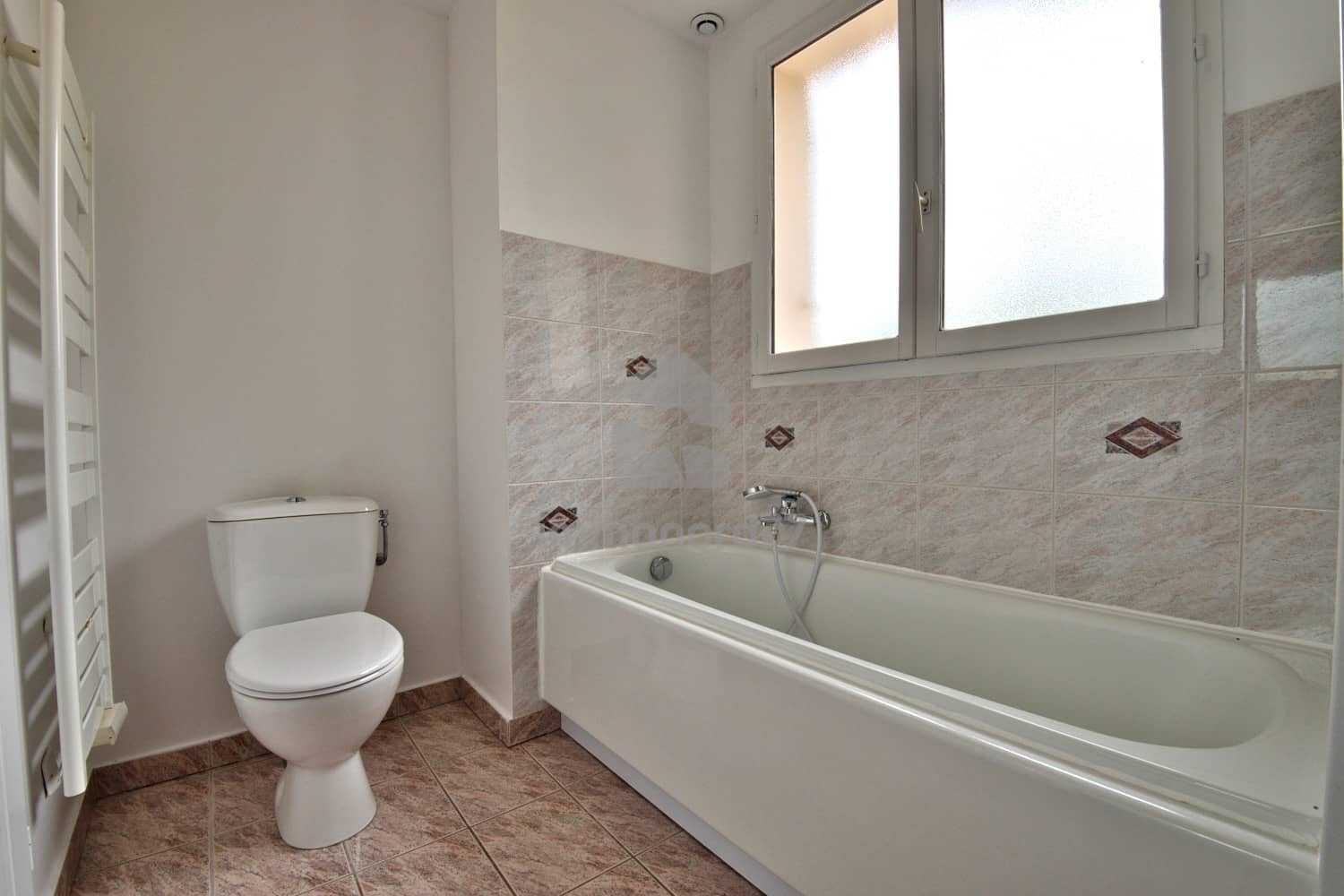 Loue maison claye souilly baignoire wc 6878efdf02117