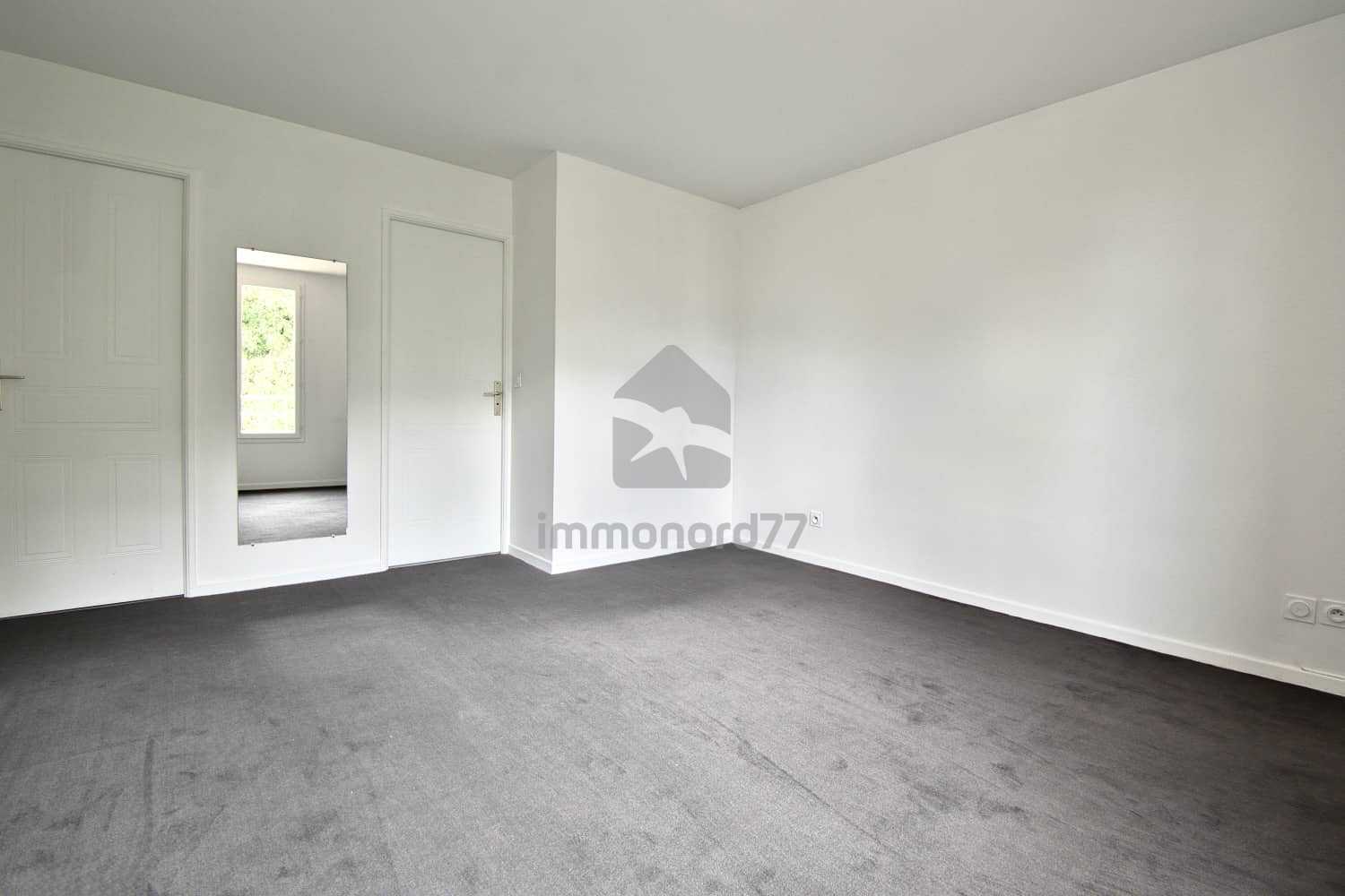 Loue maisonclaye souilly chambre1 6878efdd9ee6a