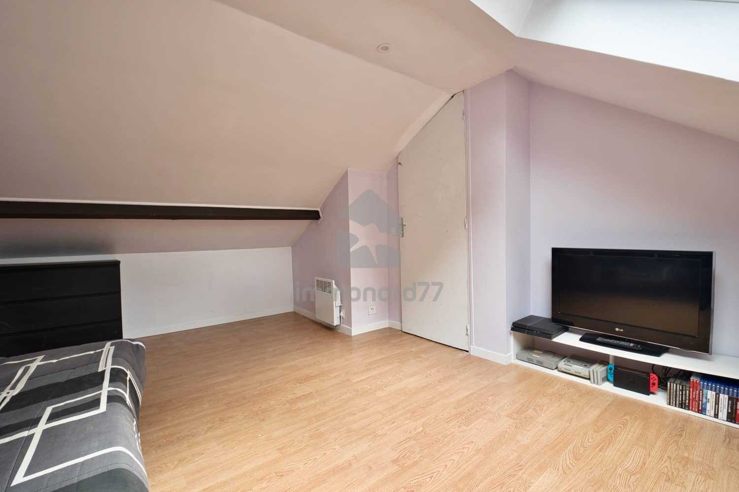 Maison ville claye souilly chambre3 porte 687fb9e480e01