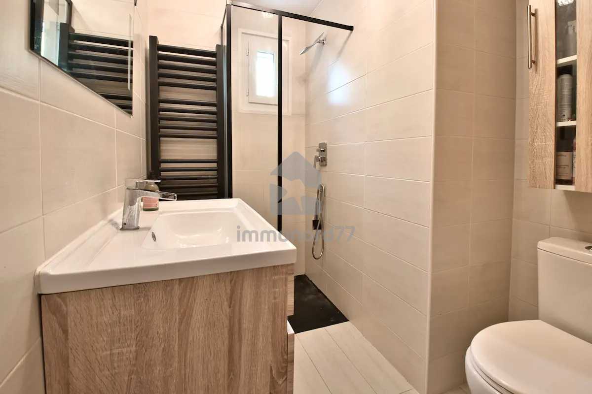 Salle eau wc maison ville claye souilly 6aaaaf631e684