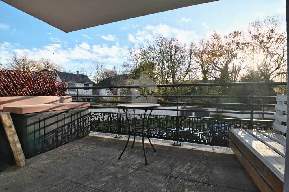 Studio livry gargan balcon 692c3093e6156