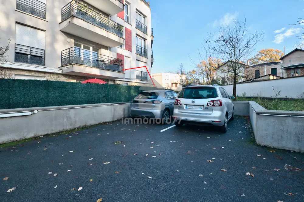 Studio parking livry gargan 692c3094050f7