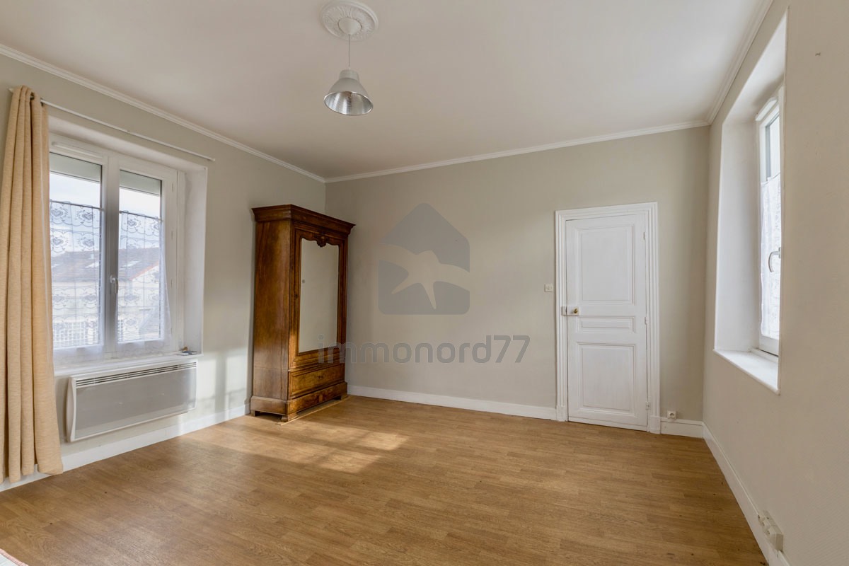 Vente appartement T1 claye souilly salon2 3862d2da7b9535ba65106cdcea92240c