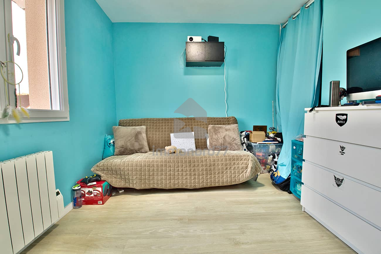 Vente maison messy chambre2 face 656da6a2417b0