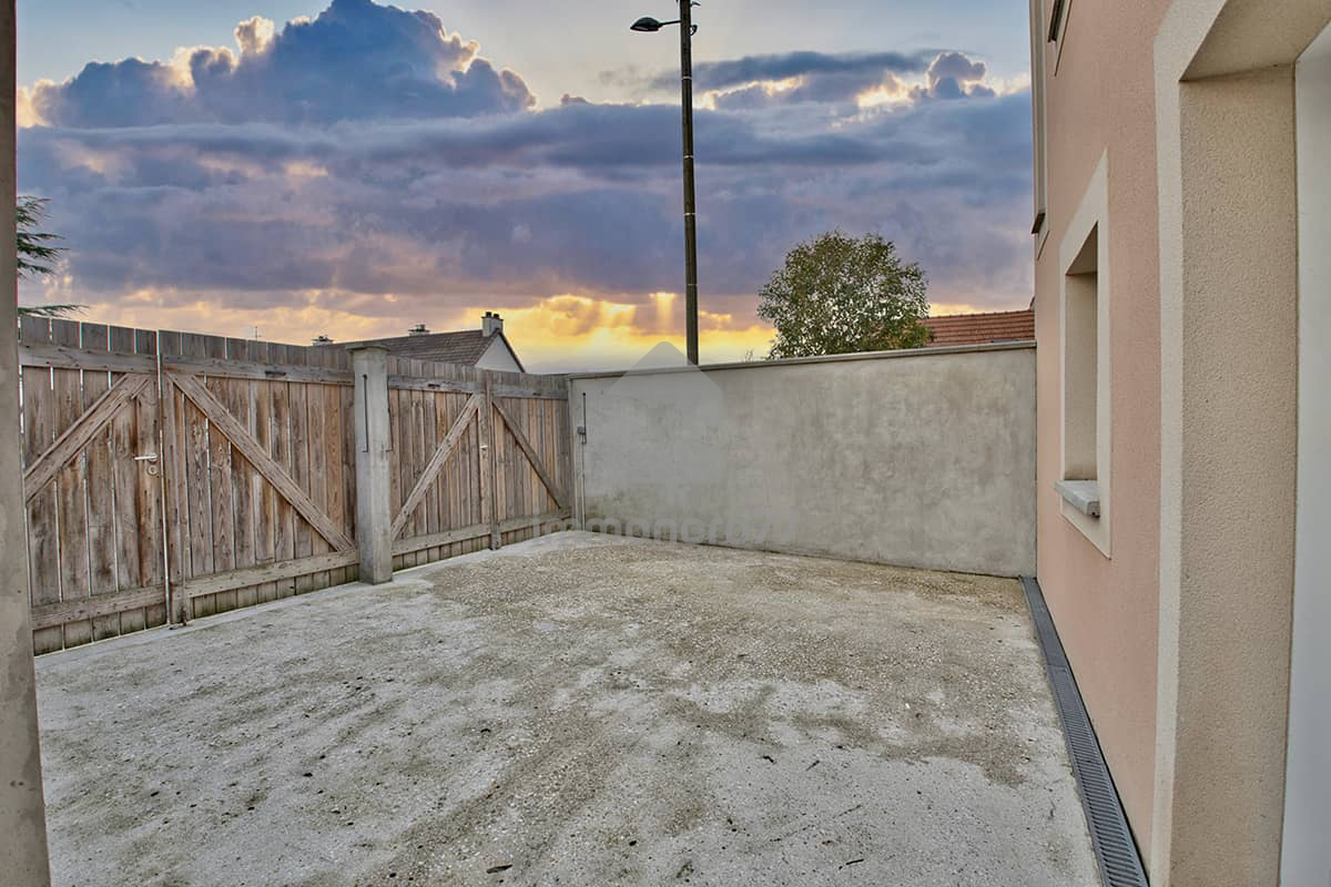 Vente maison messy parking 656da6b7a450a