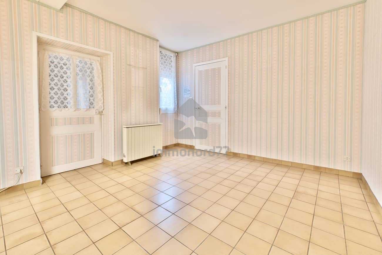 Vente maison roche posay chambre1 radiateur 65cc79bbbb6d9