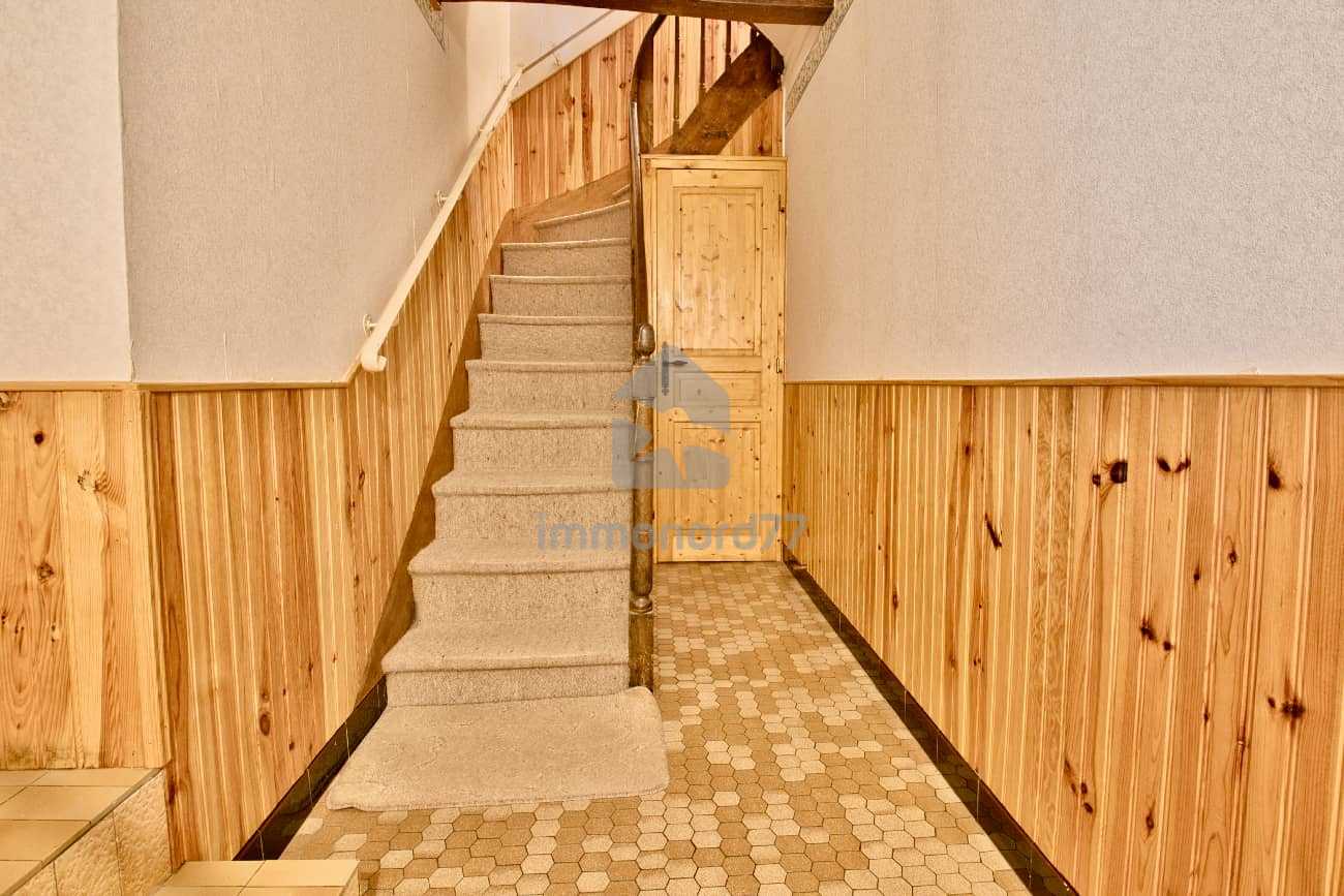 Vente maison roche posay escalier 65cc79e0ad051